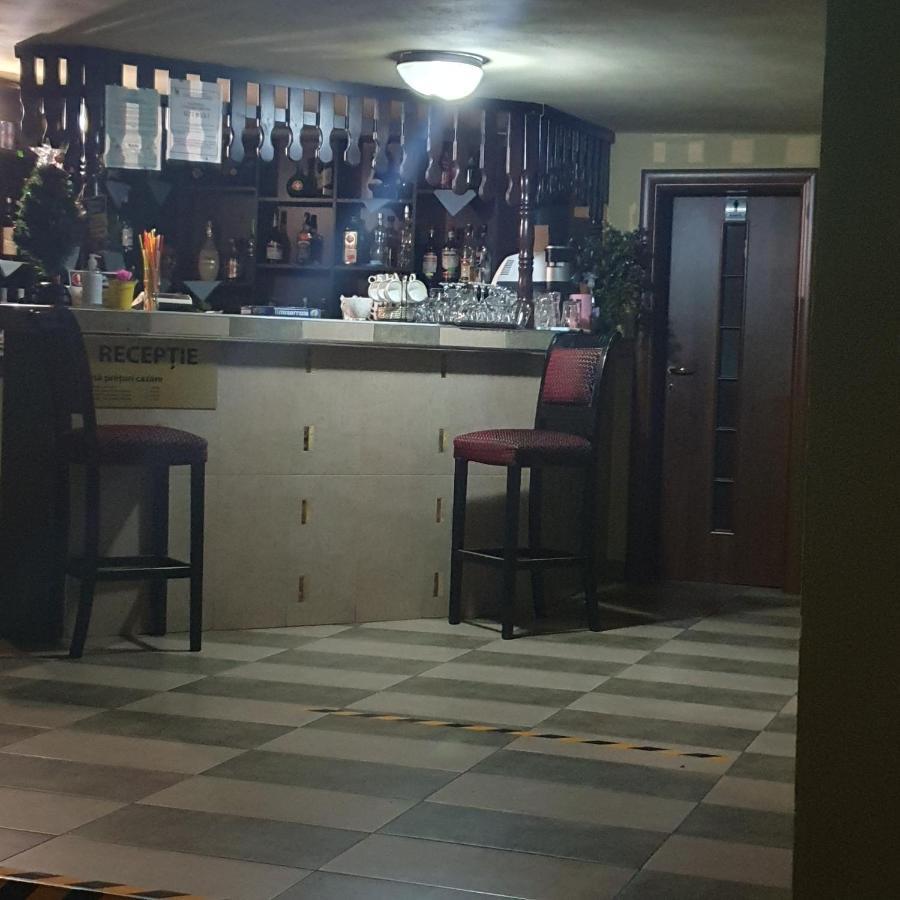 Pensiunea Mirela Pestera Ursilor Chiscau Exteriér fotografie